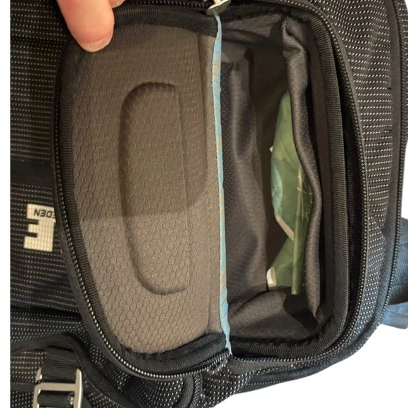 Thule Black Teal Men's Backpack Cycling Sports Outdoors Padded - Picture 7 of 13